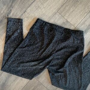 Soft surroundings leggings large black leggings w/design